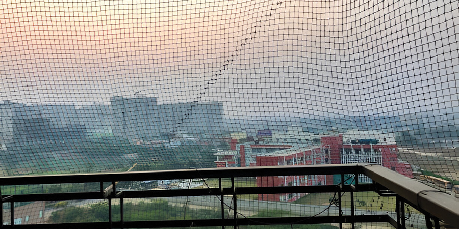 Pigeon Safety Nets in Bangalore | Birds Net for Balcony | Balcony Safety Nets in Bangalore | Best Pull & Dry